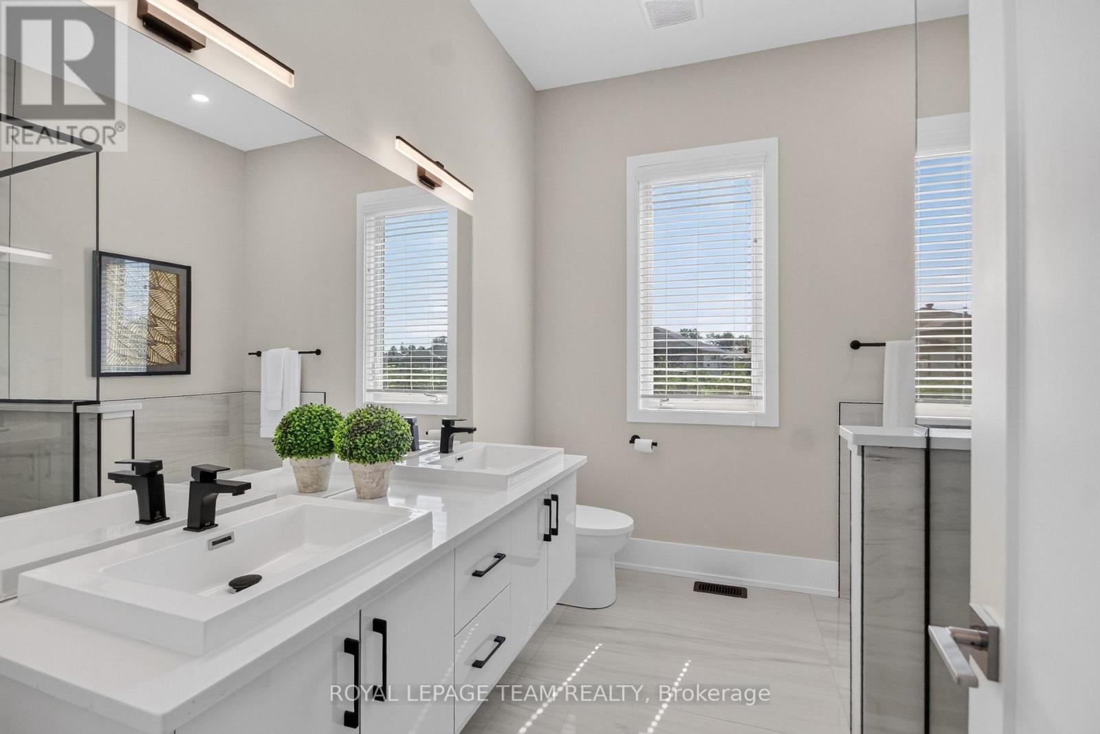 4050 PERENNIAL WAY - Image 24