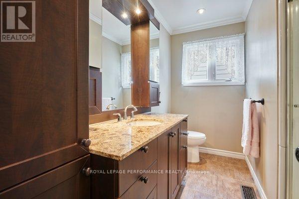 401 Phoenix Crescent