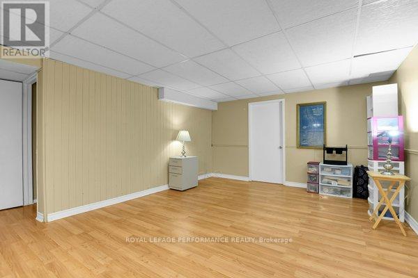401 Phoenix Crescent