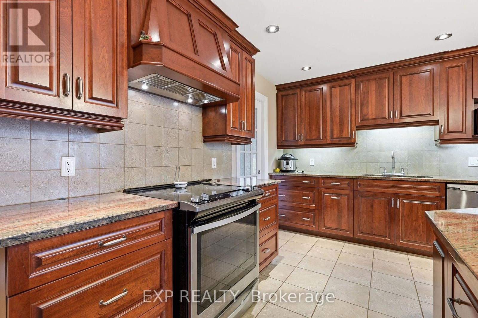 2465 WOODS STREET - Image 16