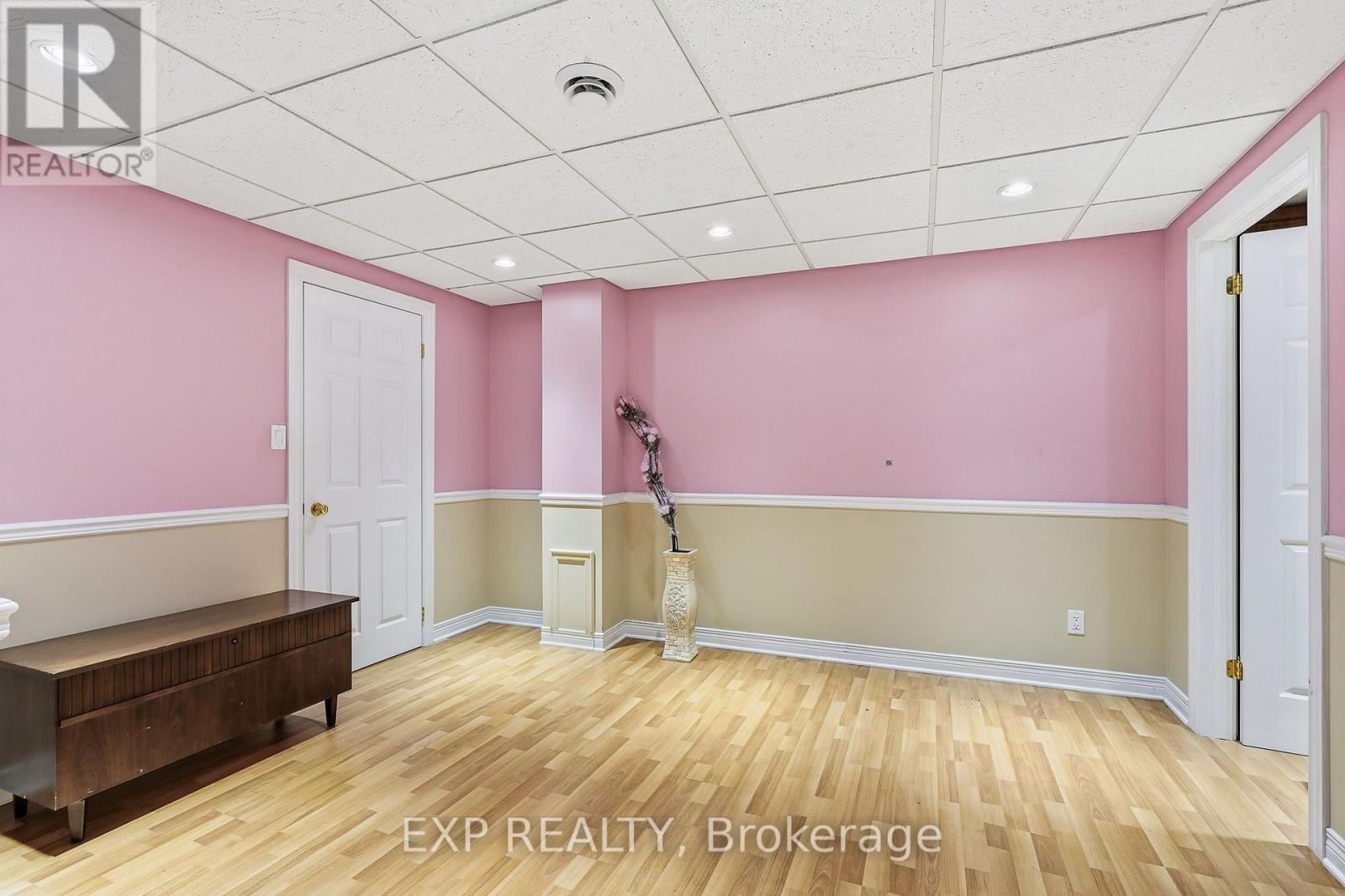2465 WOODS STREET - Image 31