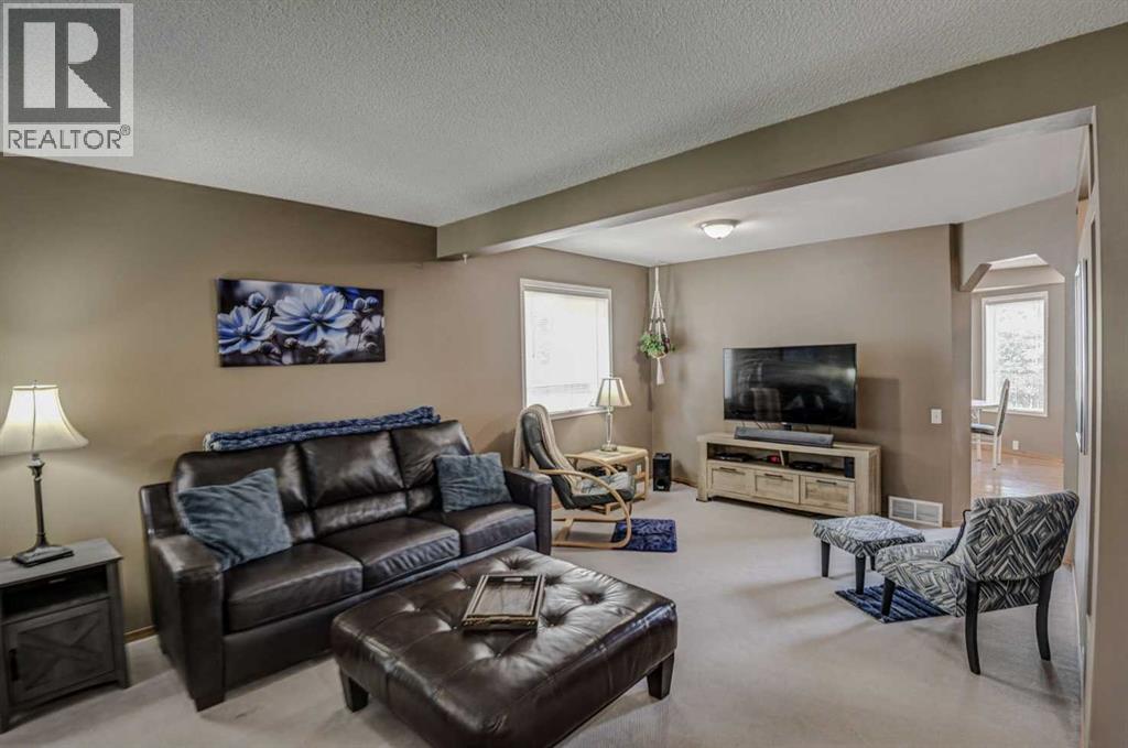 124 Del Ray Close NE - 3