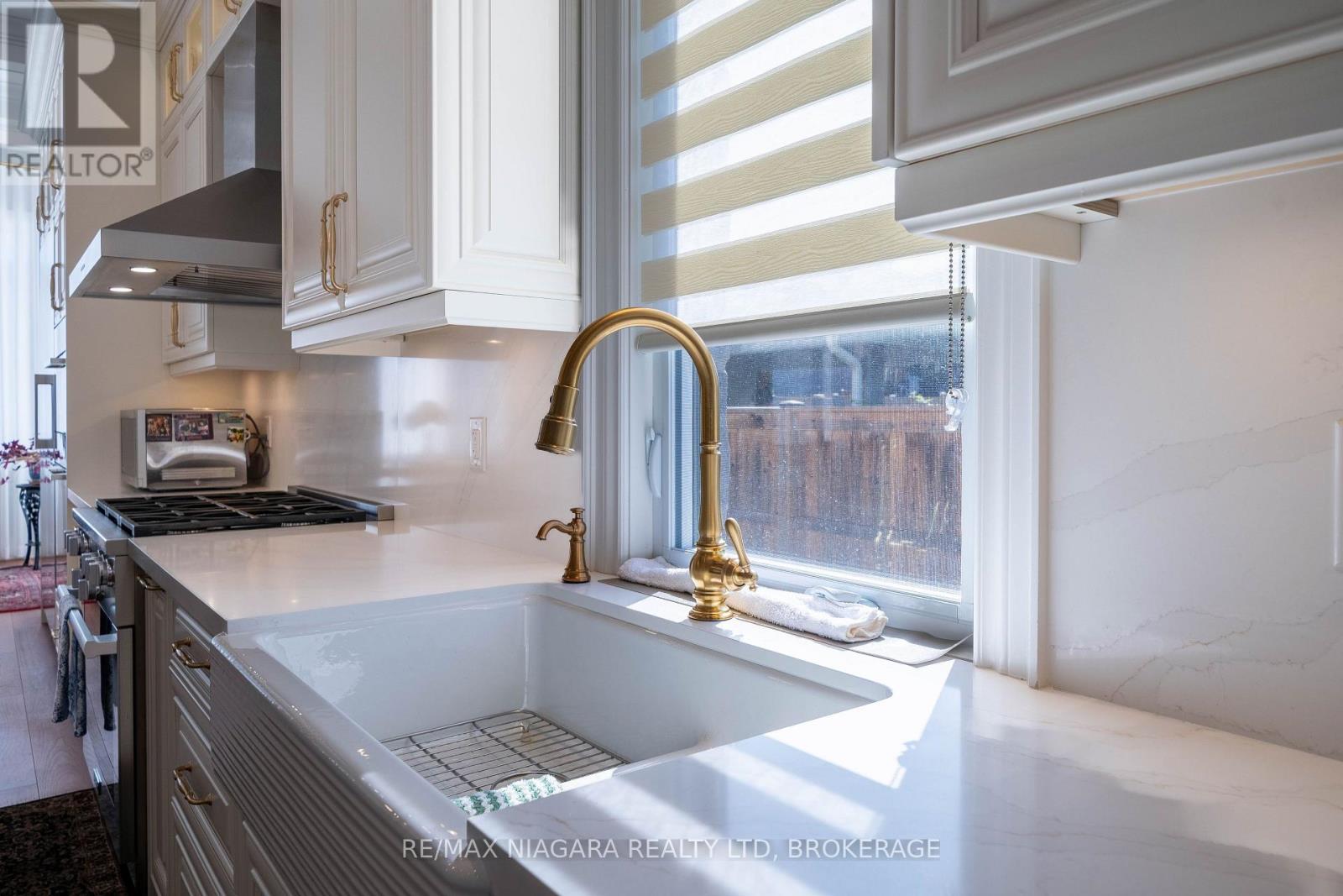 327 QUEENSTON ROAD - 21