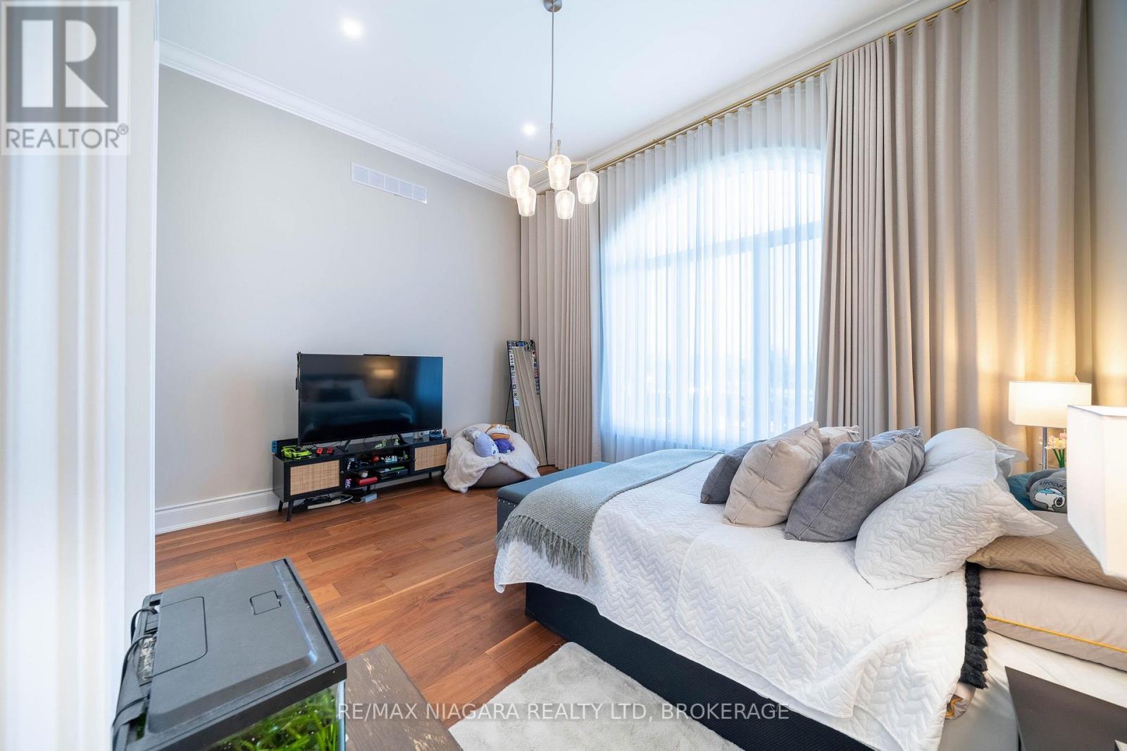 327 QUEENSTON ROAD - Image 31