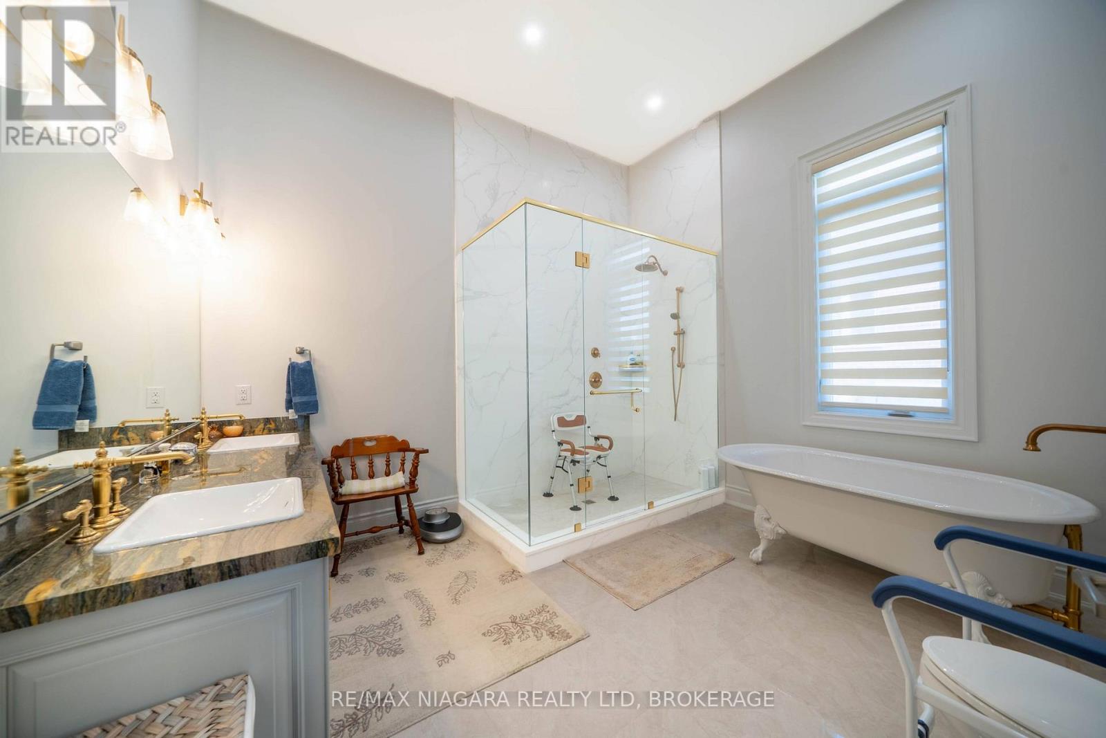 327 QUEENSTON ROAD - 36