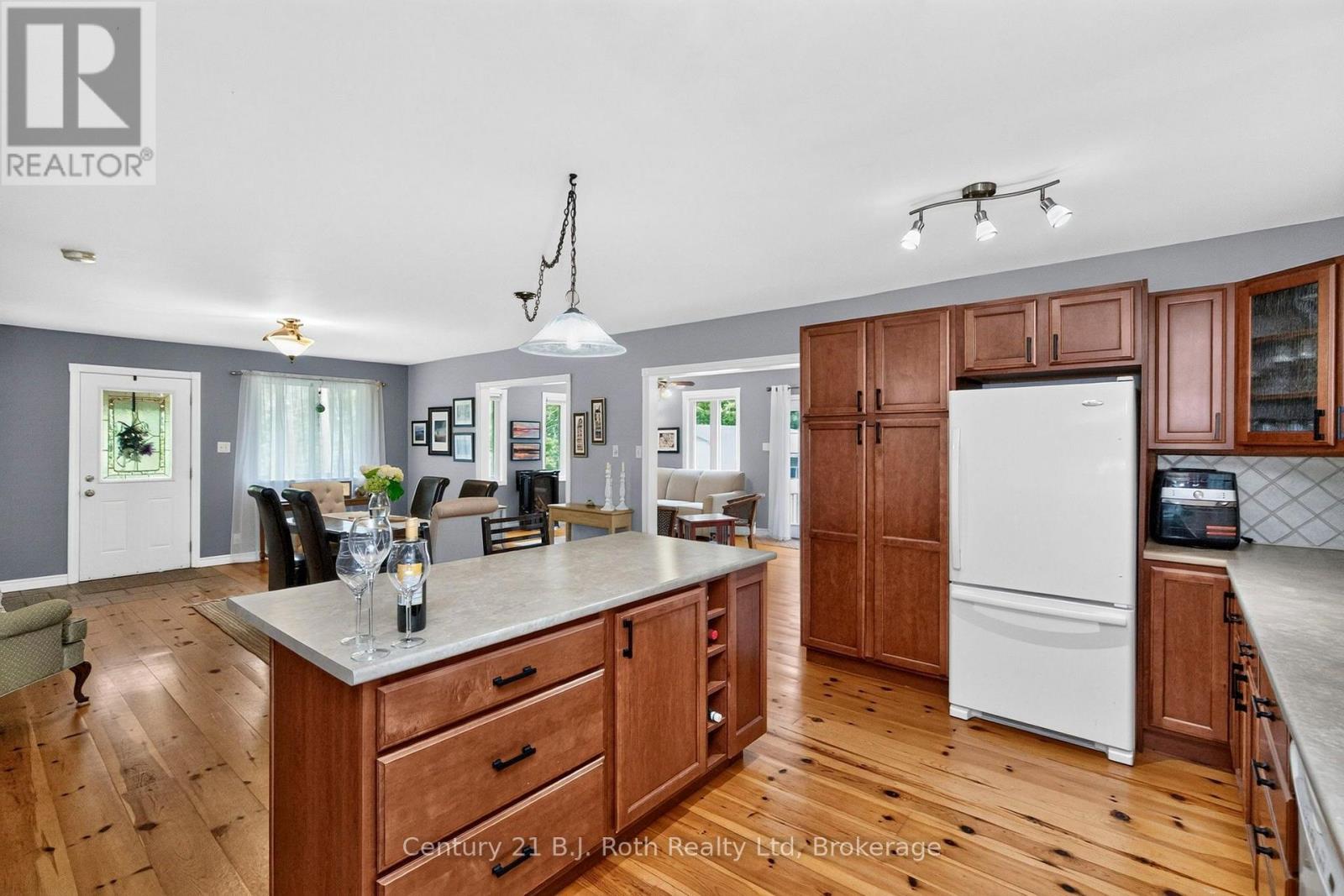 24 CRESCENT DRIVE - Image 13