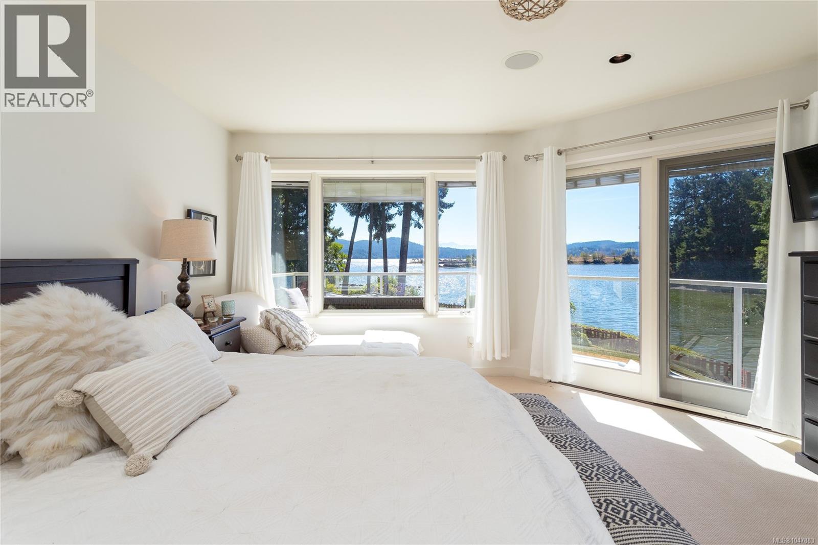 5469 Sooke Rd - 11