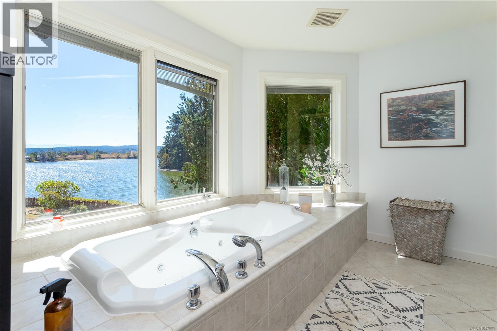 5469 Sooke Rd - 14