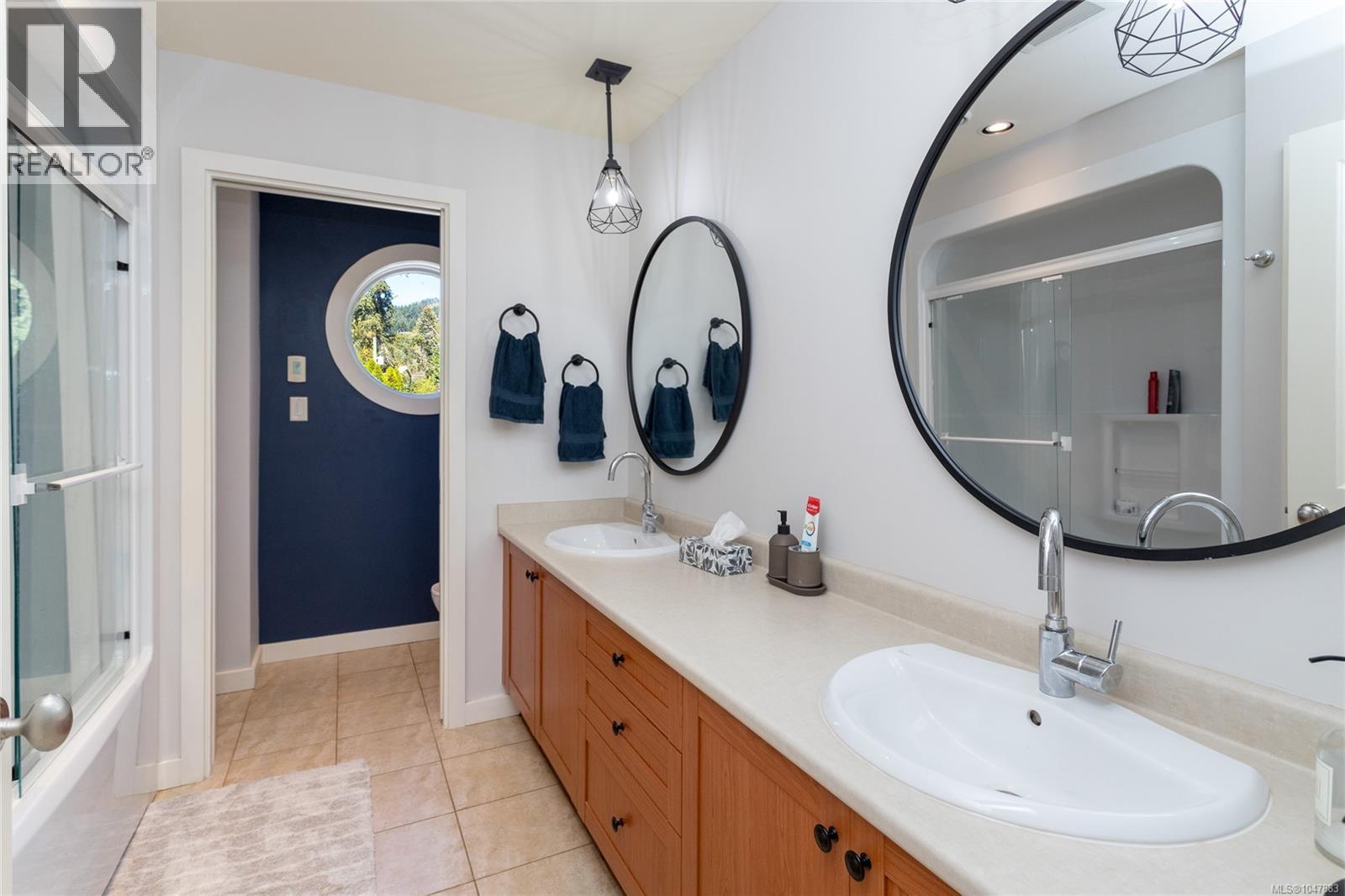 5469 Sooke Rd - Image 16