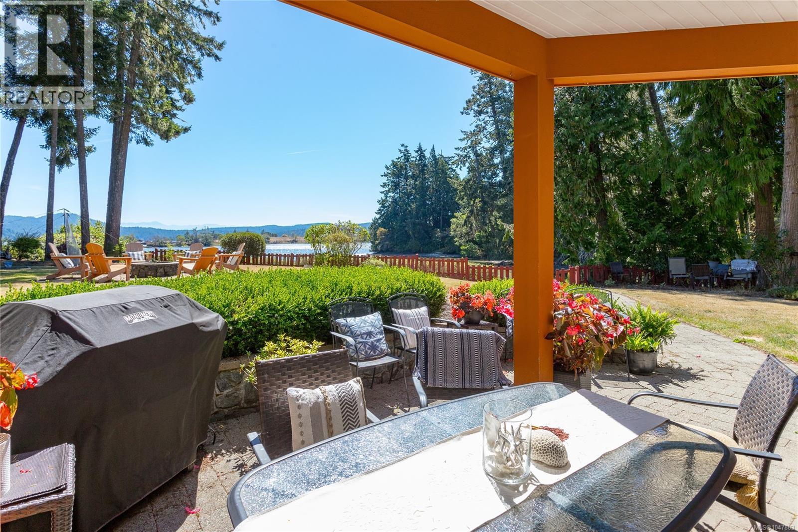 5469 Sooke Rd - 22