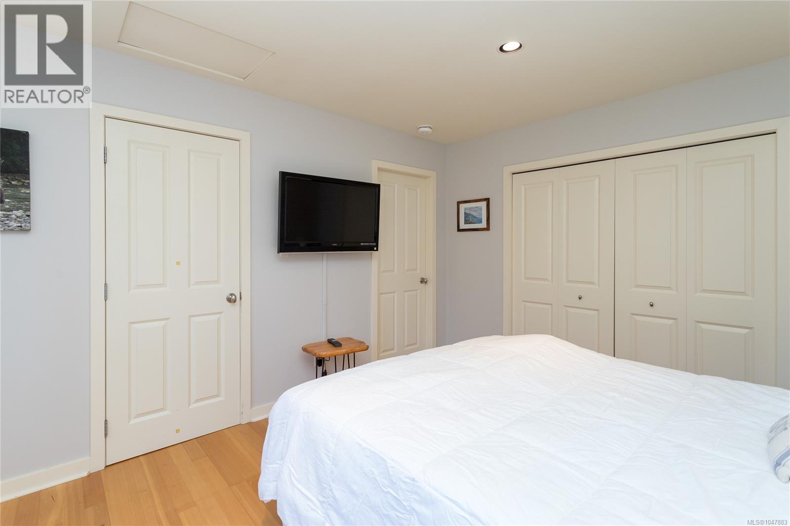 5469 Sooke Rd - Image 25