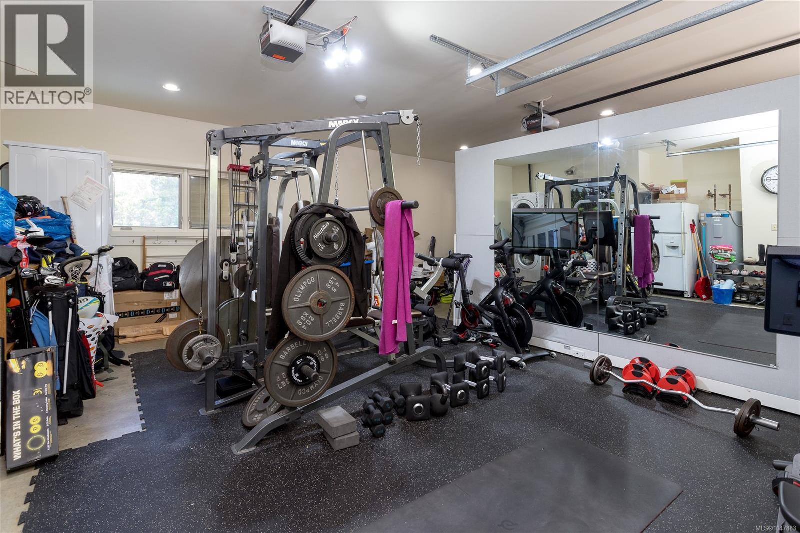 5469 Sooke Rd - Image 35