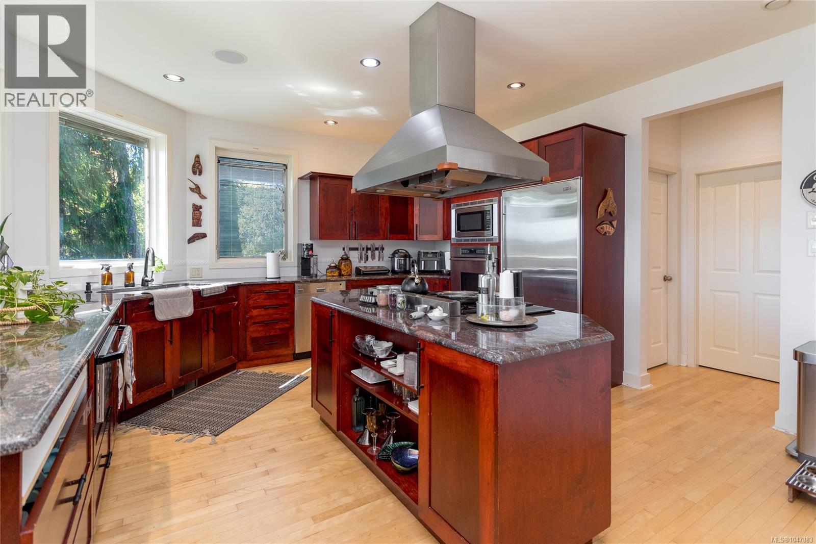 5469 Sooke Rd - 8
