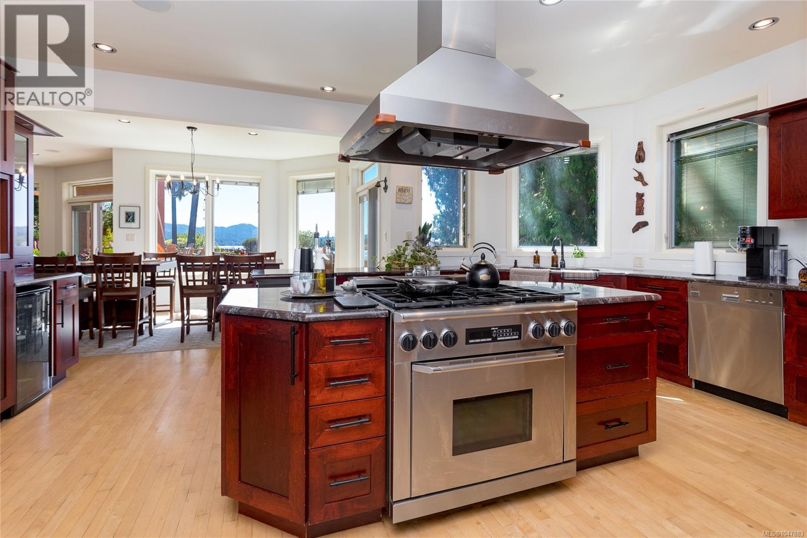 5469 Sooke Rd - 9