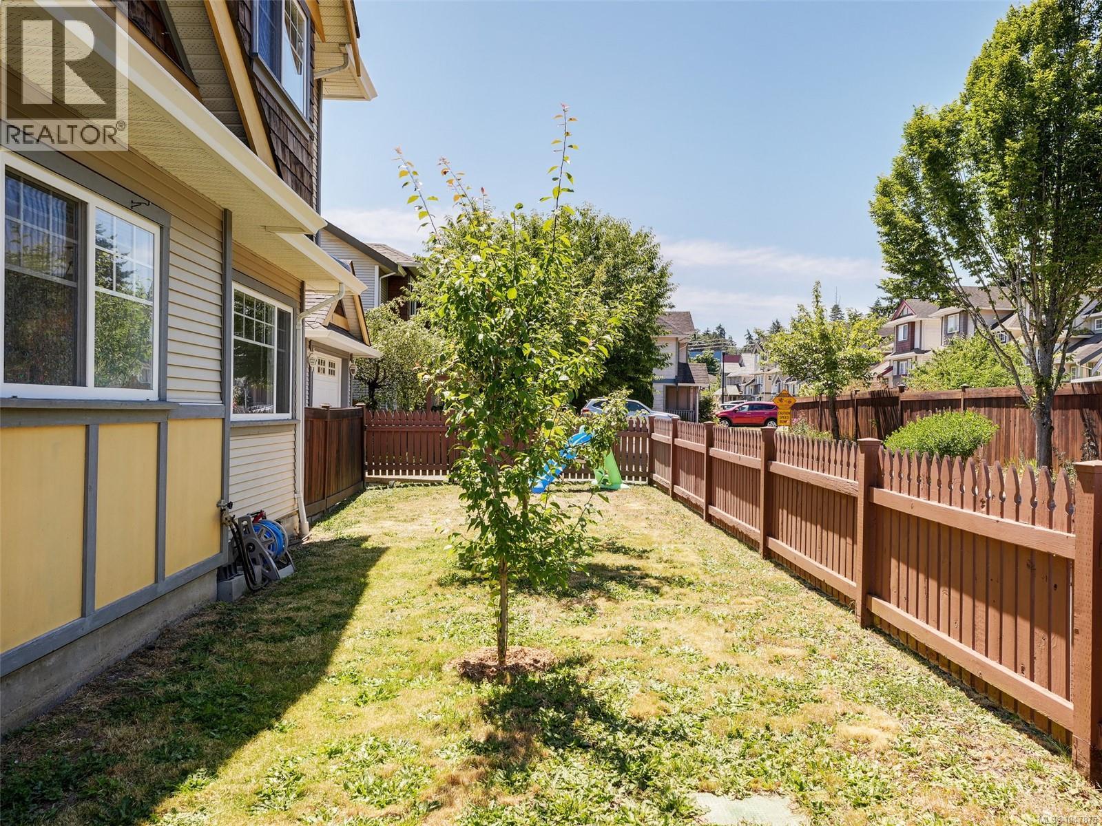 #1 921 Colville Rd - 24