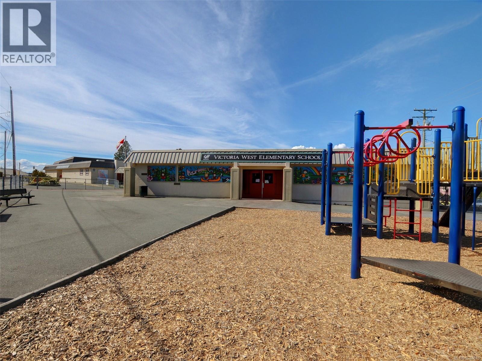 #1 921 Colville Rd - 26