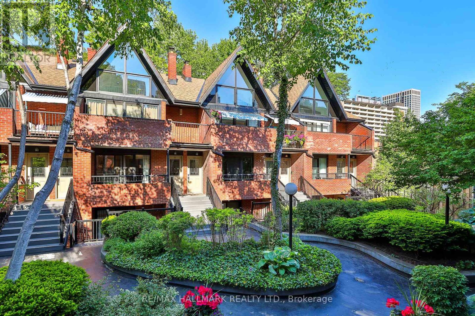 #21 17 PEMBROKE STREET - 1