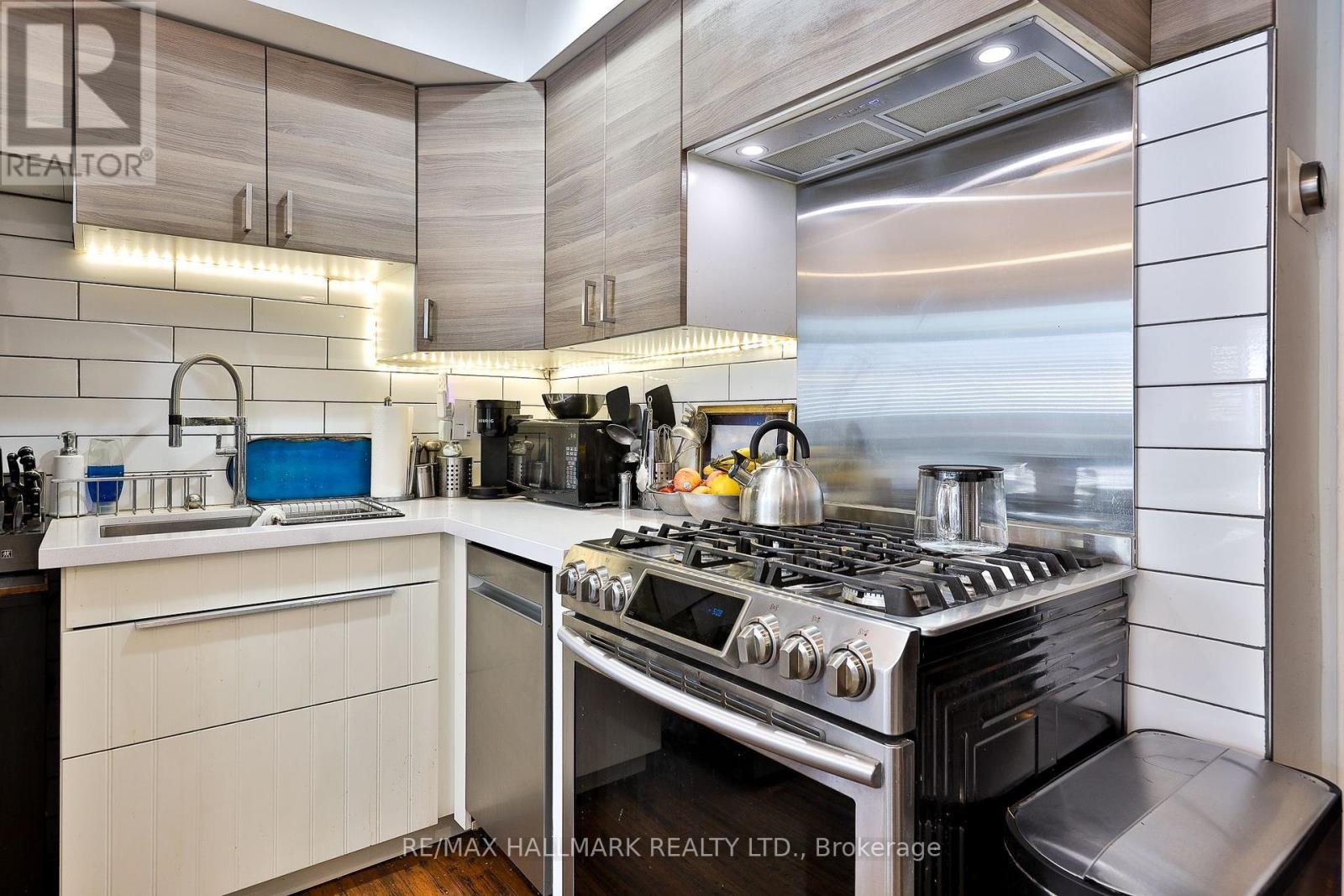 #21 17 PEMBROKE STREET - Image 15