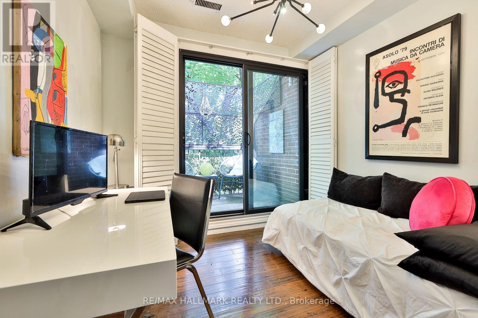 #21 17 PEMBROKE STREET - 17