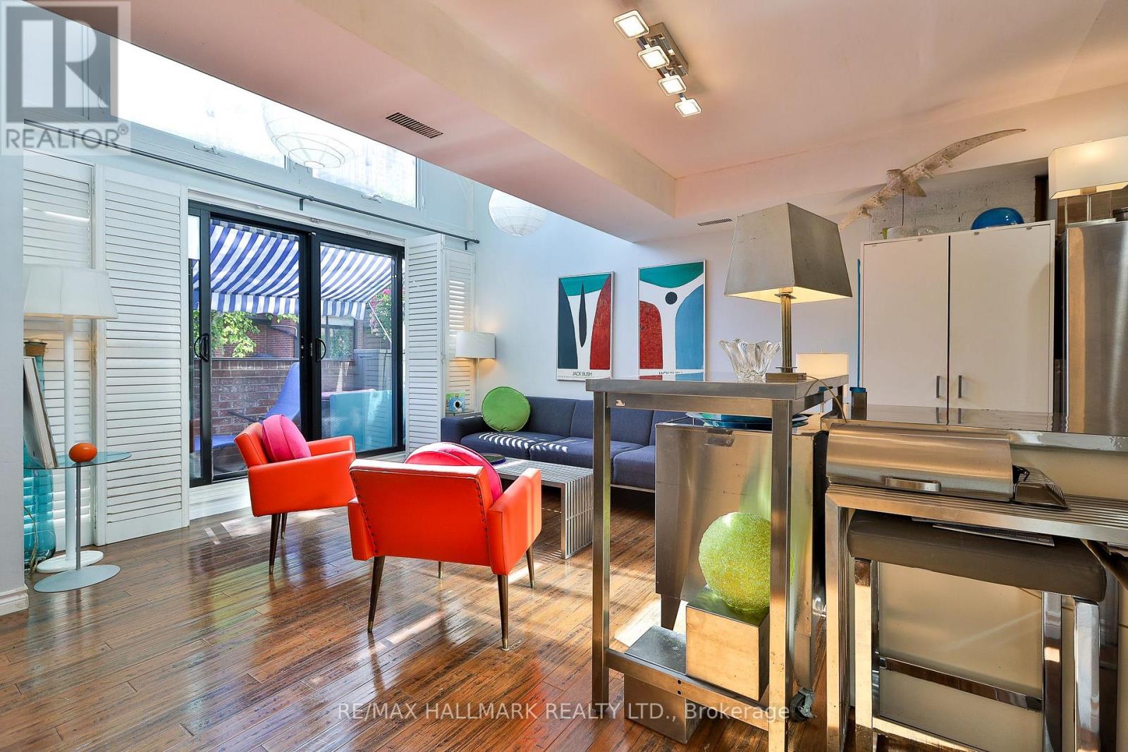 #21 17 PEMBROKE STREET - Image 4