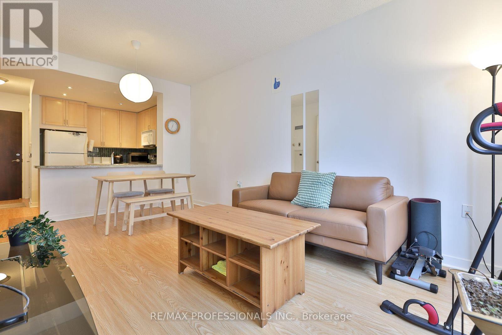 1608 - 85 BLOOR STREET E