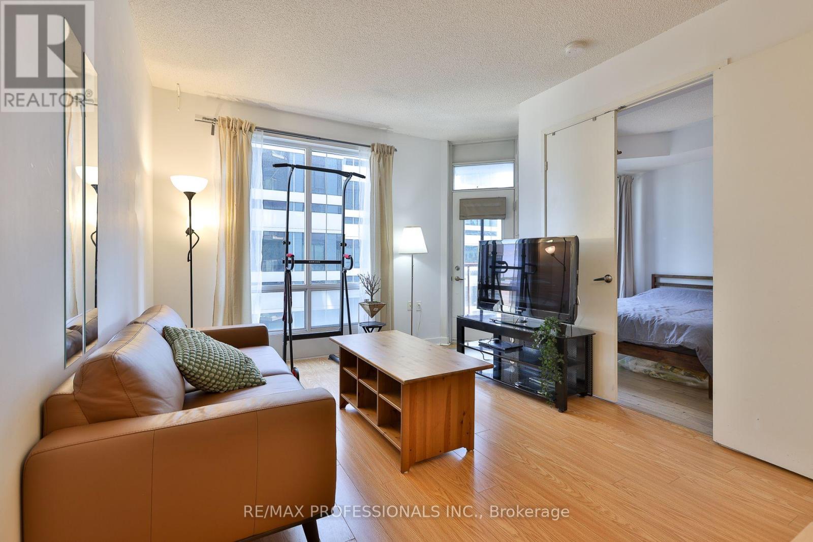 #1608 85 BLOOR STREET E - 13