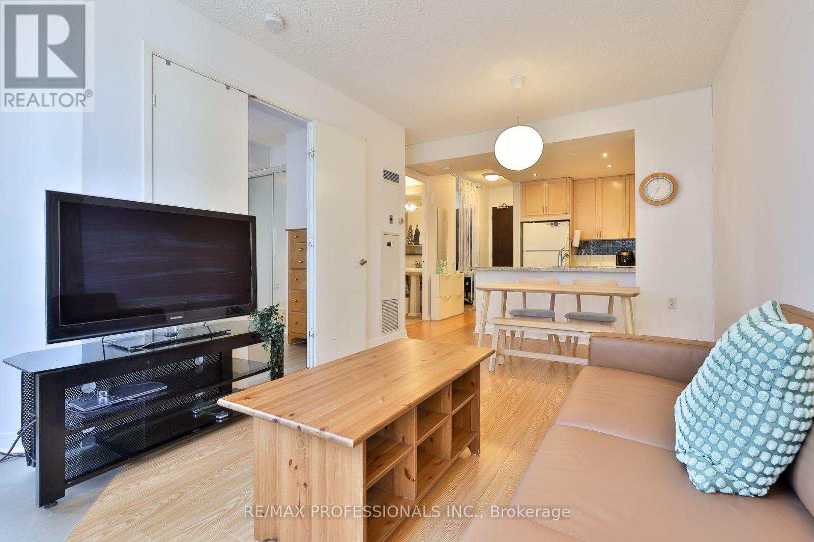 #1608 85 BLOOR STREET E - 16