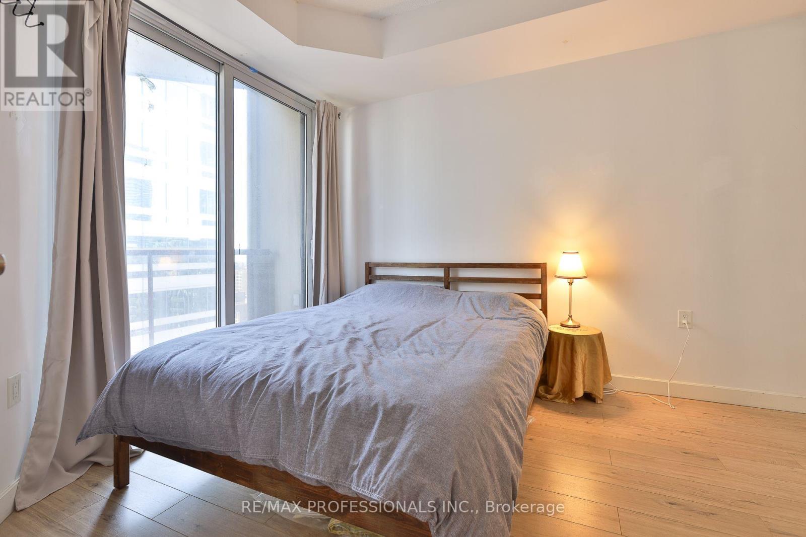 #1608 85 BLOOR STREET E - 17