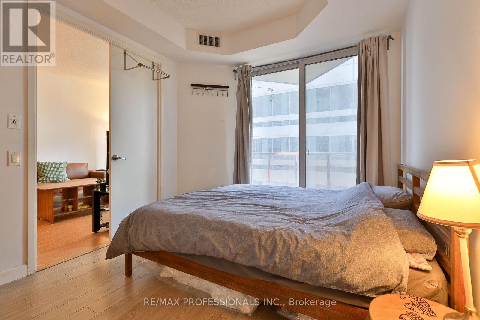 #1608 85 BLOOR STREET E - 19