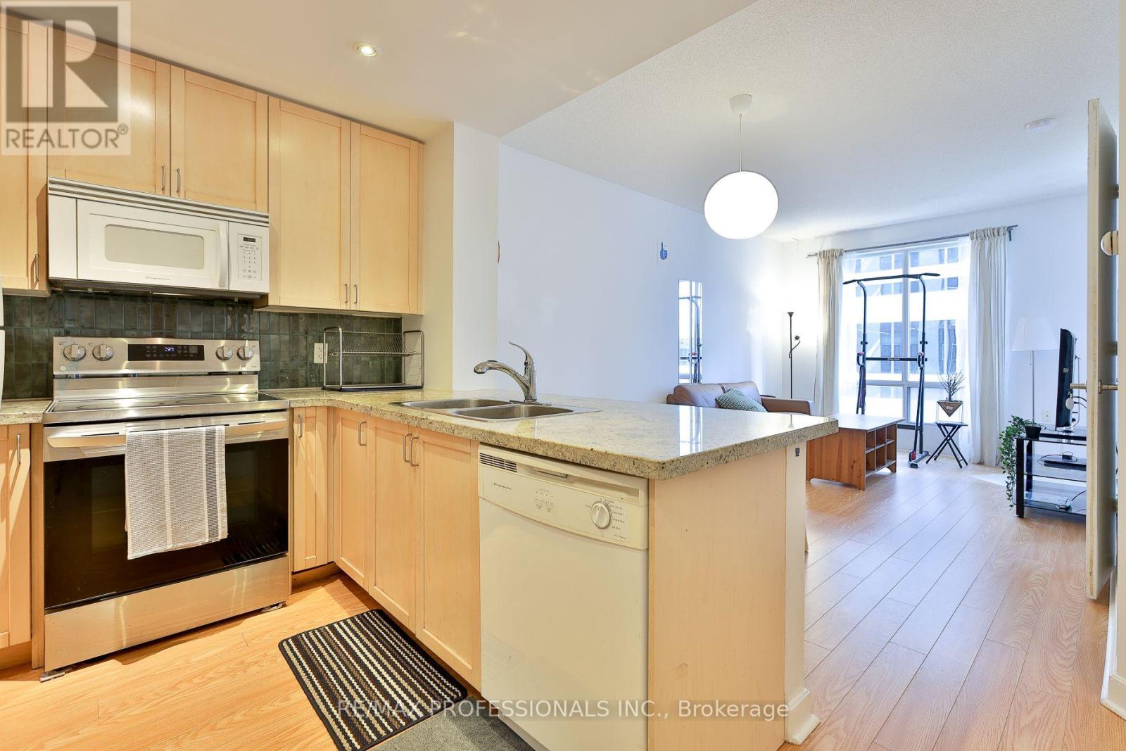 #1608 85 BLOOR STREET E - 5
