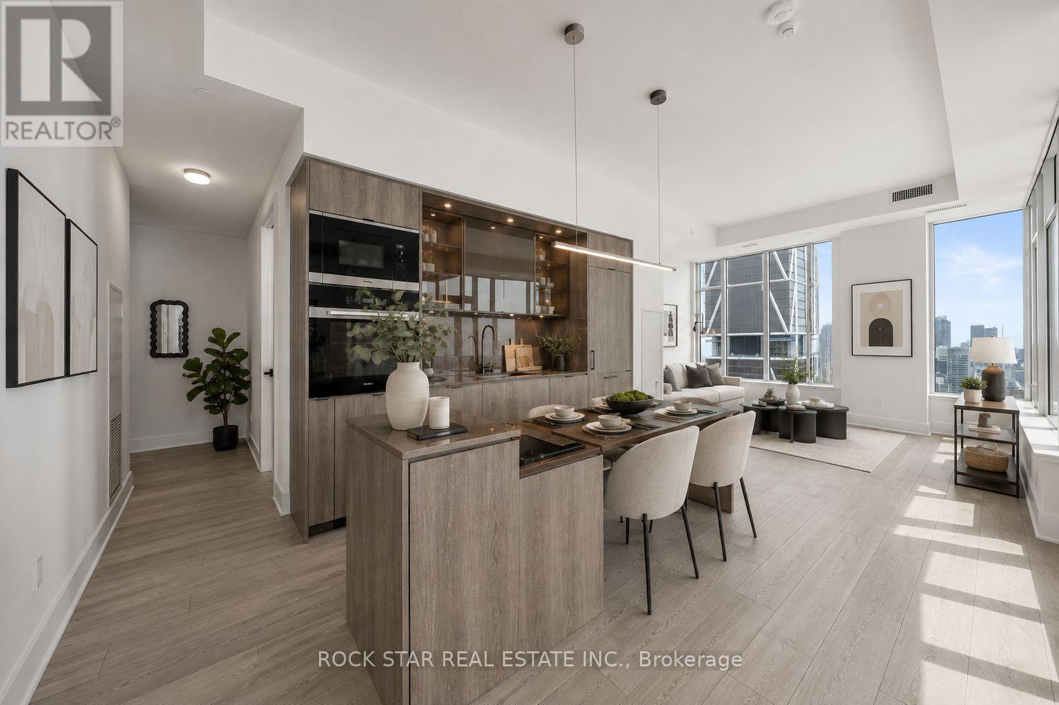 Photo of 11 Yorkville Avenue