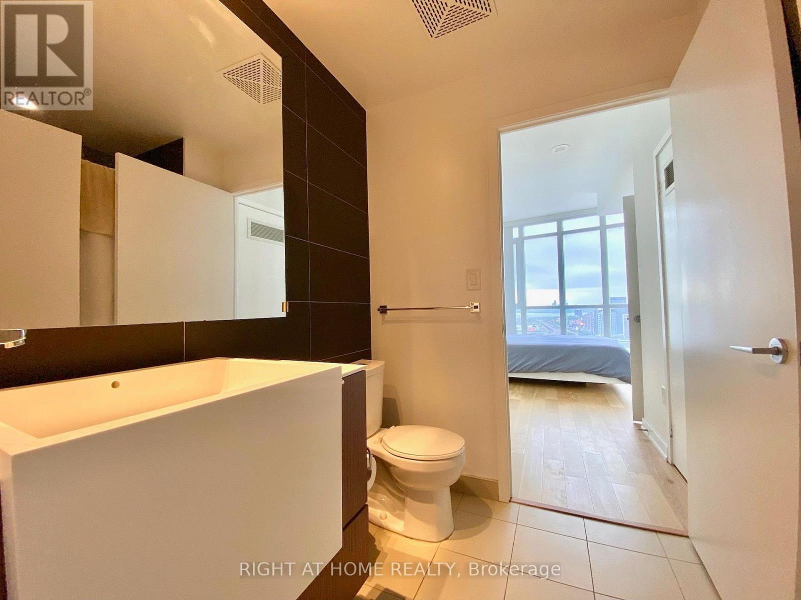 #4011 21 ICEBOAT TERRACE - 13