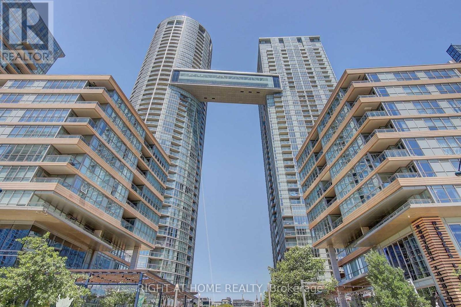#4011 21 ICEBOAT TERRACE - 18