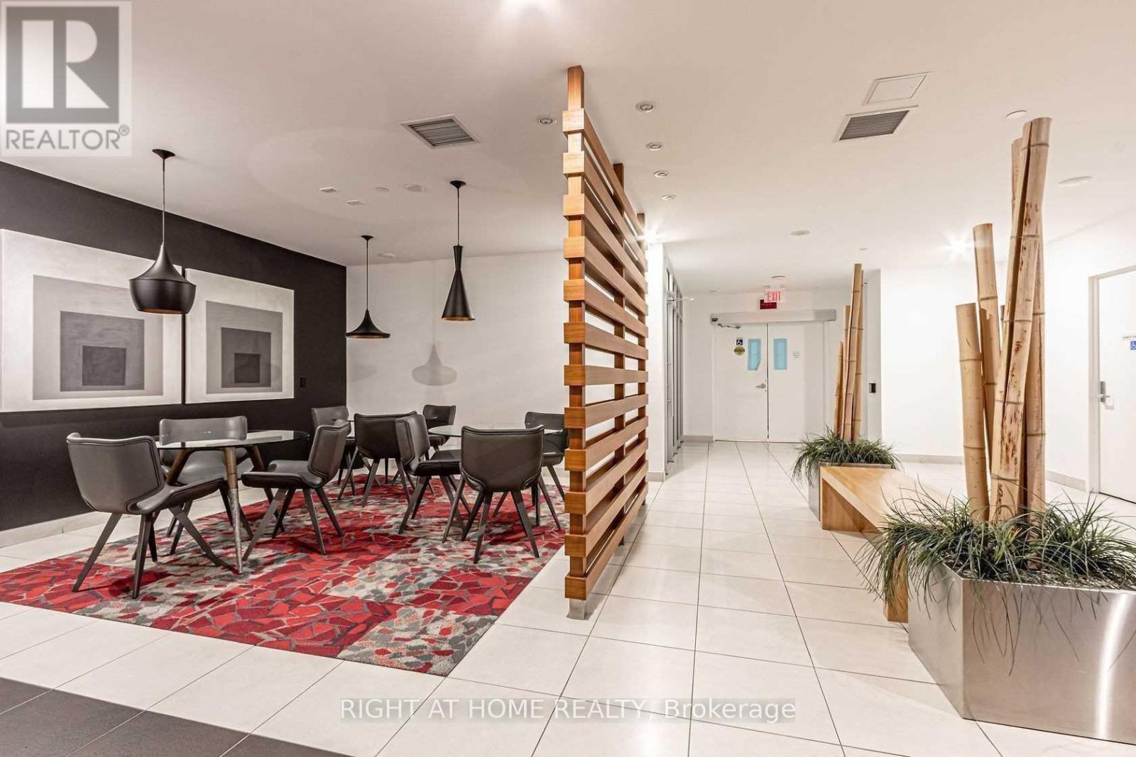 #4011 21 ICEBOAT TERRACE - 21