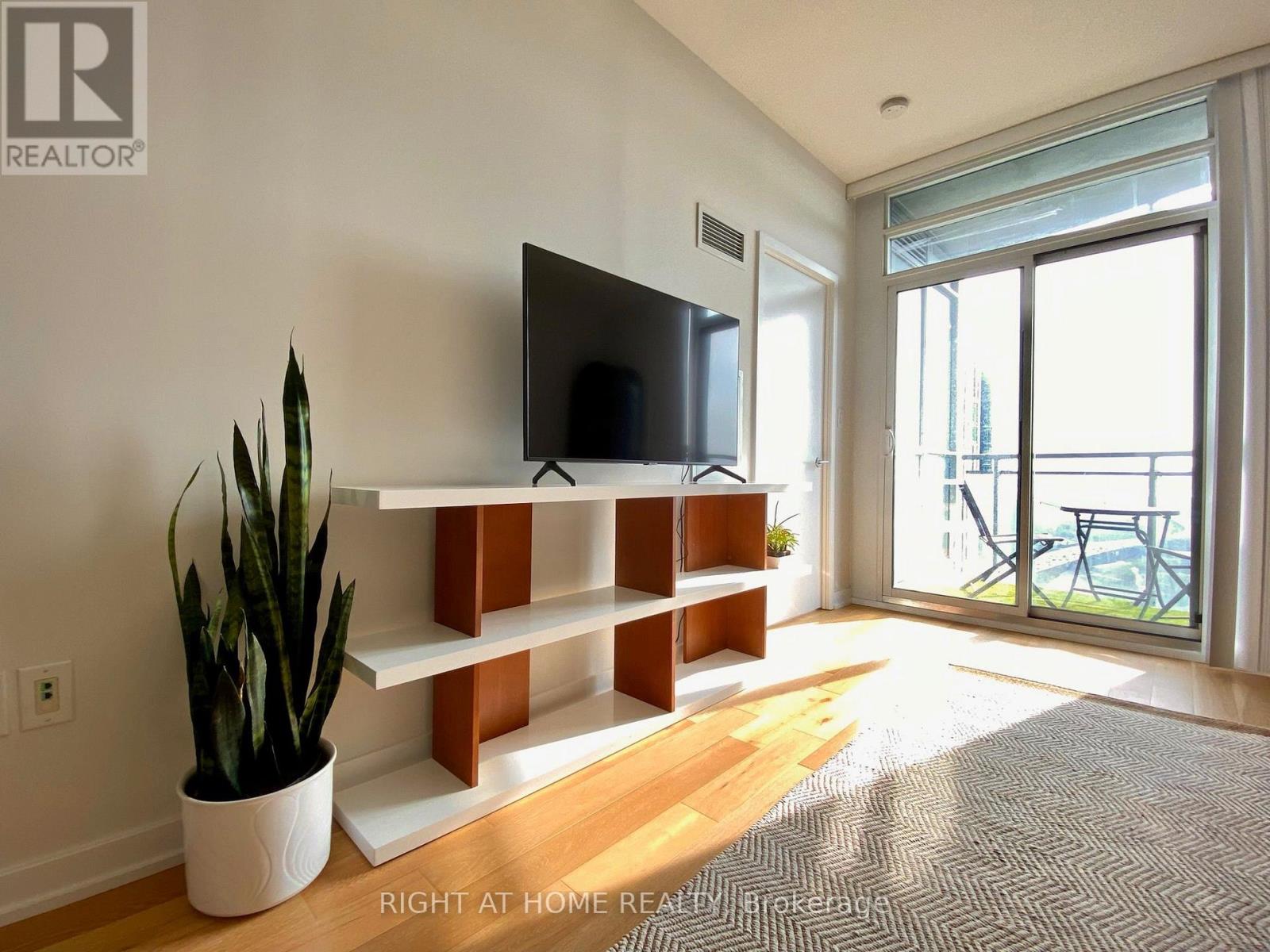 #4011 21 ICEBOAT TERRACE - 6