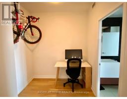 4011 - 21 Iceboat Terrace, Toronto, ON M5V4A9 Photo 14