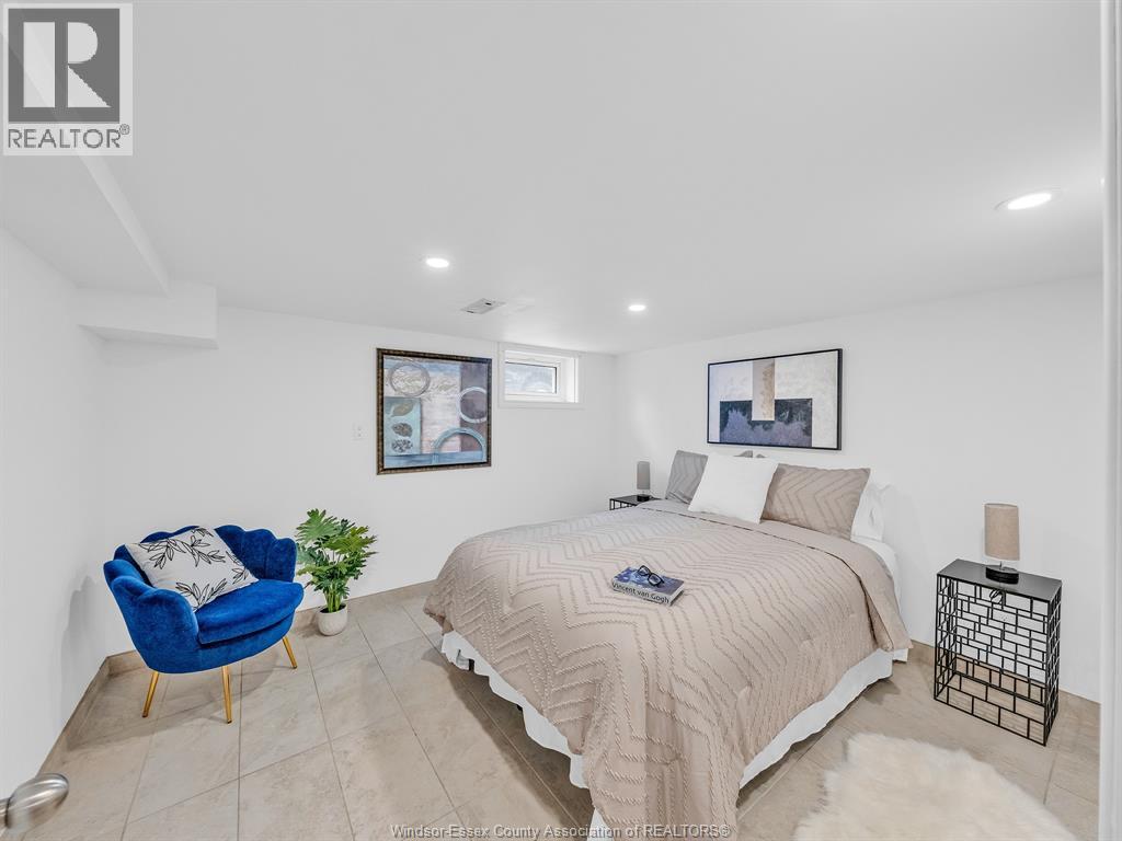 2187 GIRARDOT - 36