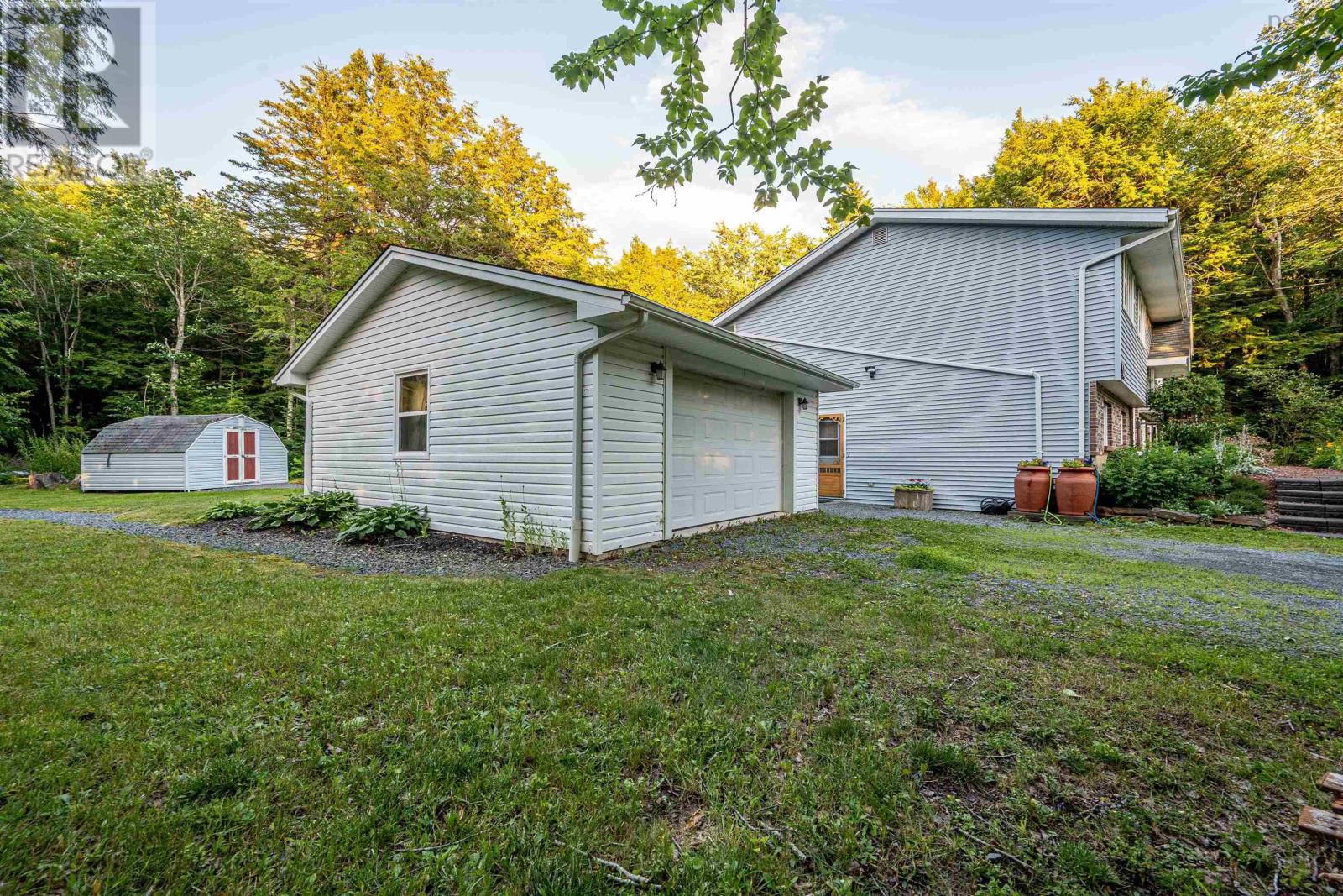 10 Elmwood Court - 46