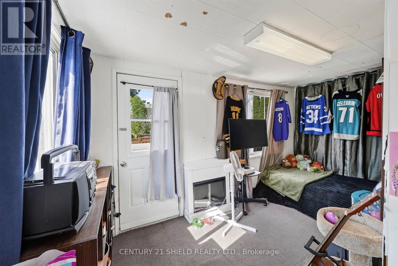 712 FIRST STREET E - 14