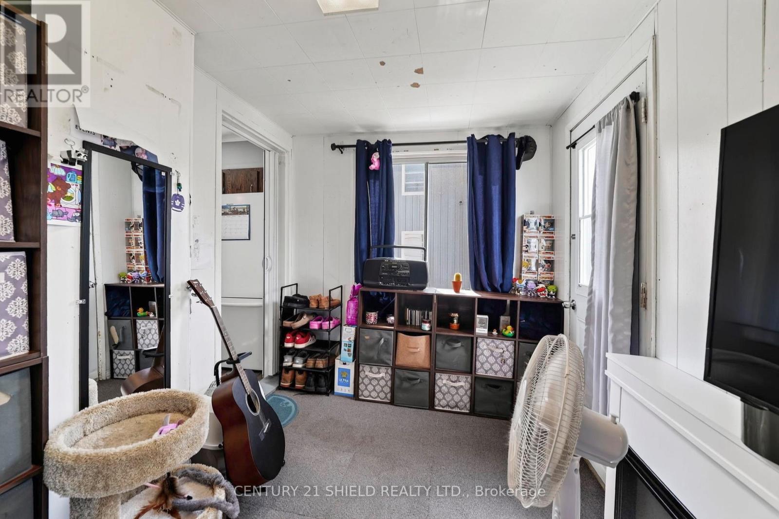 712 FIRST STREET E - 15