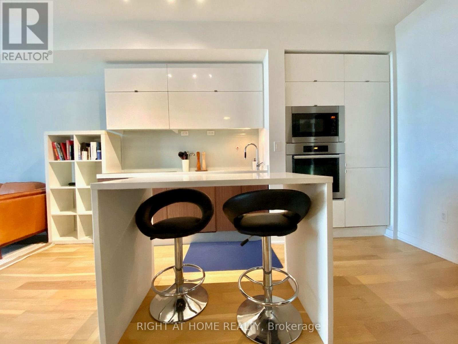 #4011 21 ICEBOAT TERRACE - 2