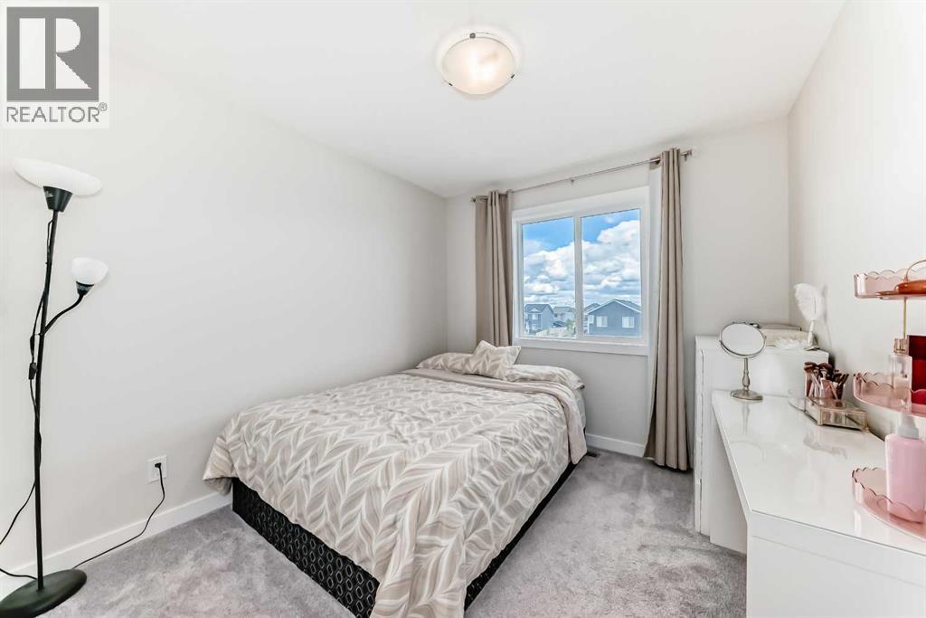 1104 Bayview Gardens SW - 32