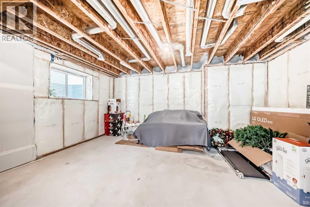1104 Bayview Gardens SW - 44