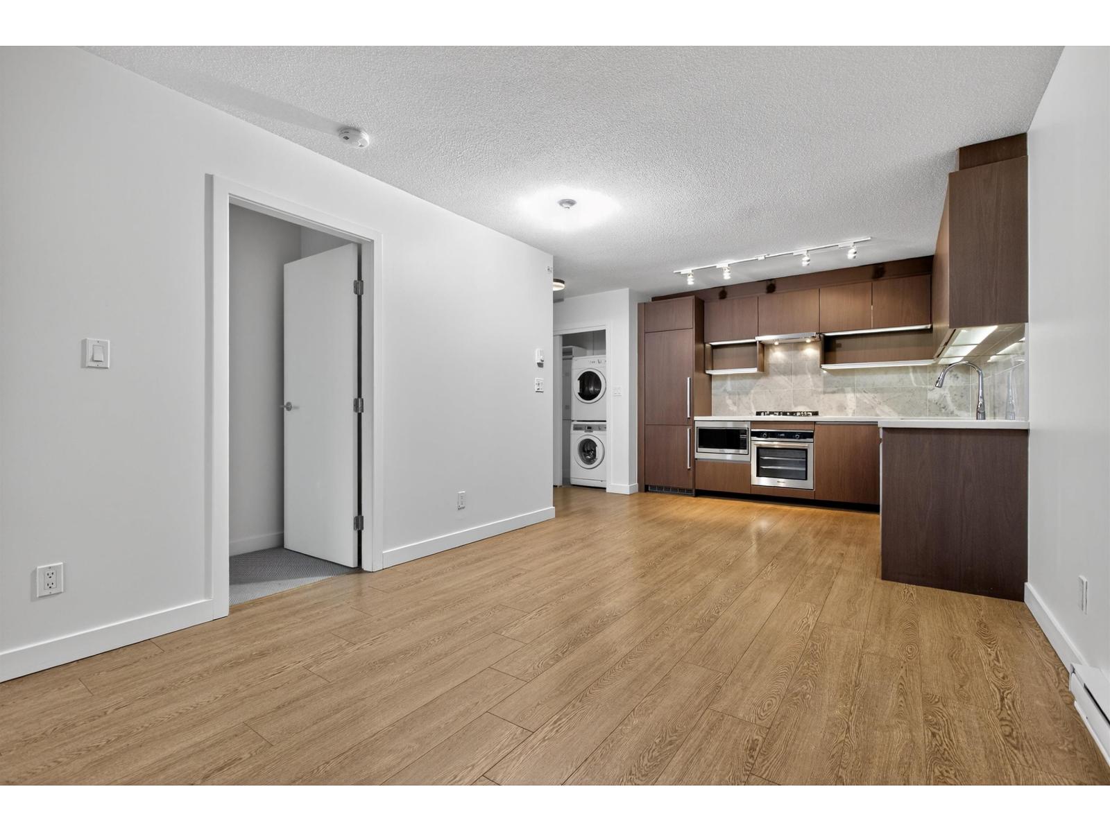 1 Bed, 1 Bath House for Sale in Surrey – 3008 13696 100 AVENUE, Surrey – MLS# R3158977 - Image 4