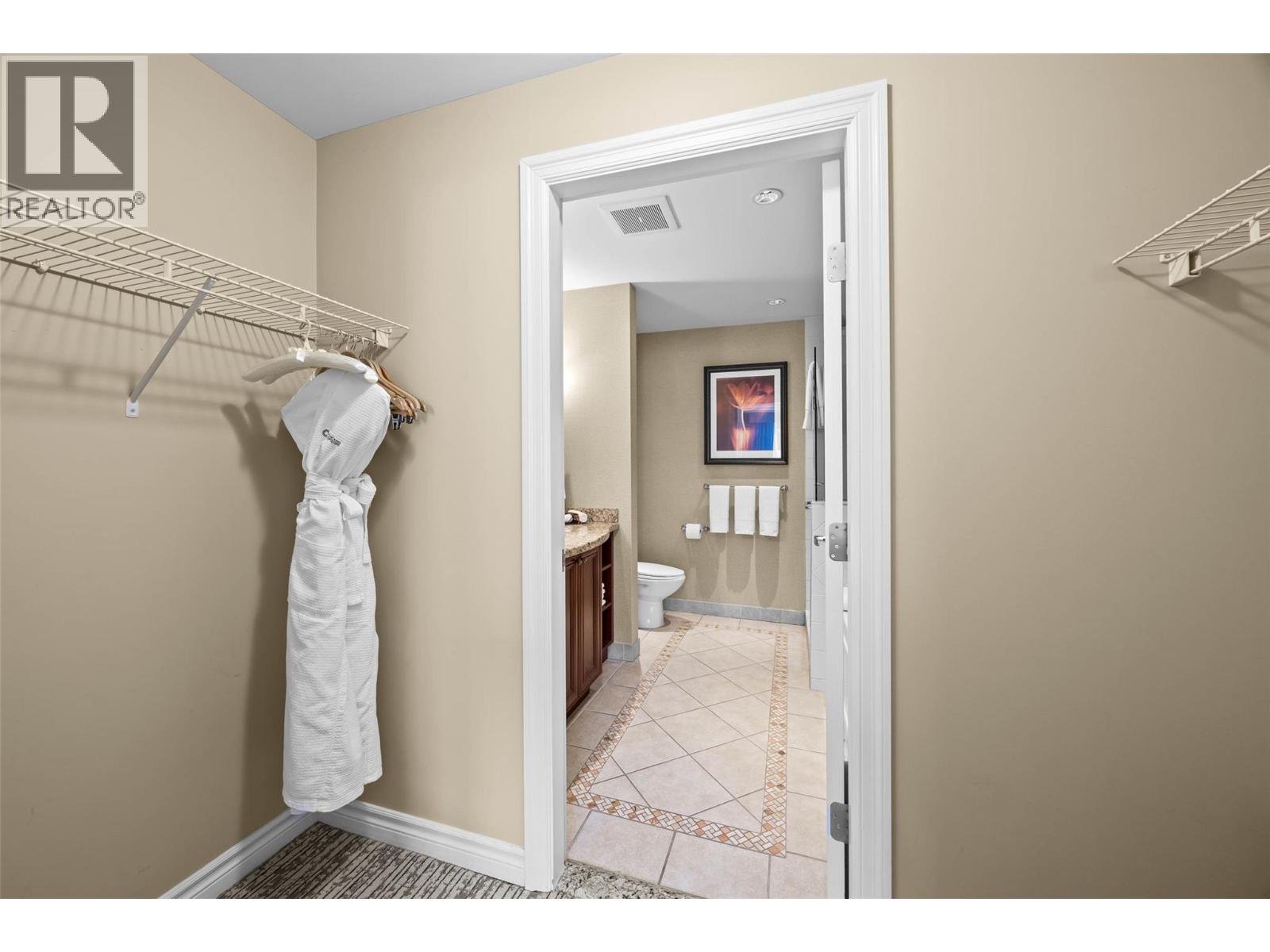 #1201ABCD 3250 Village Way - 16