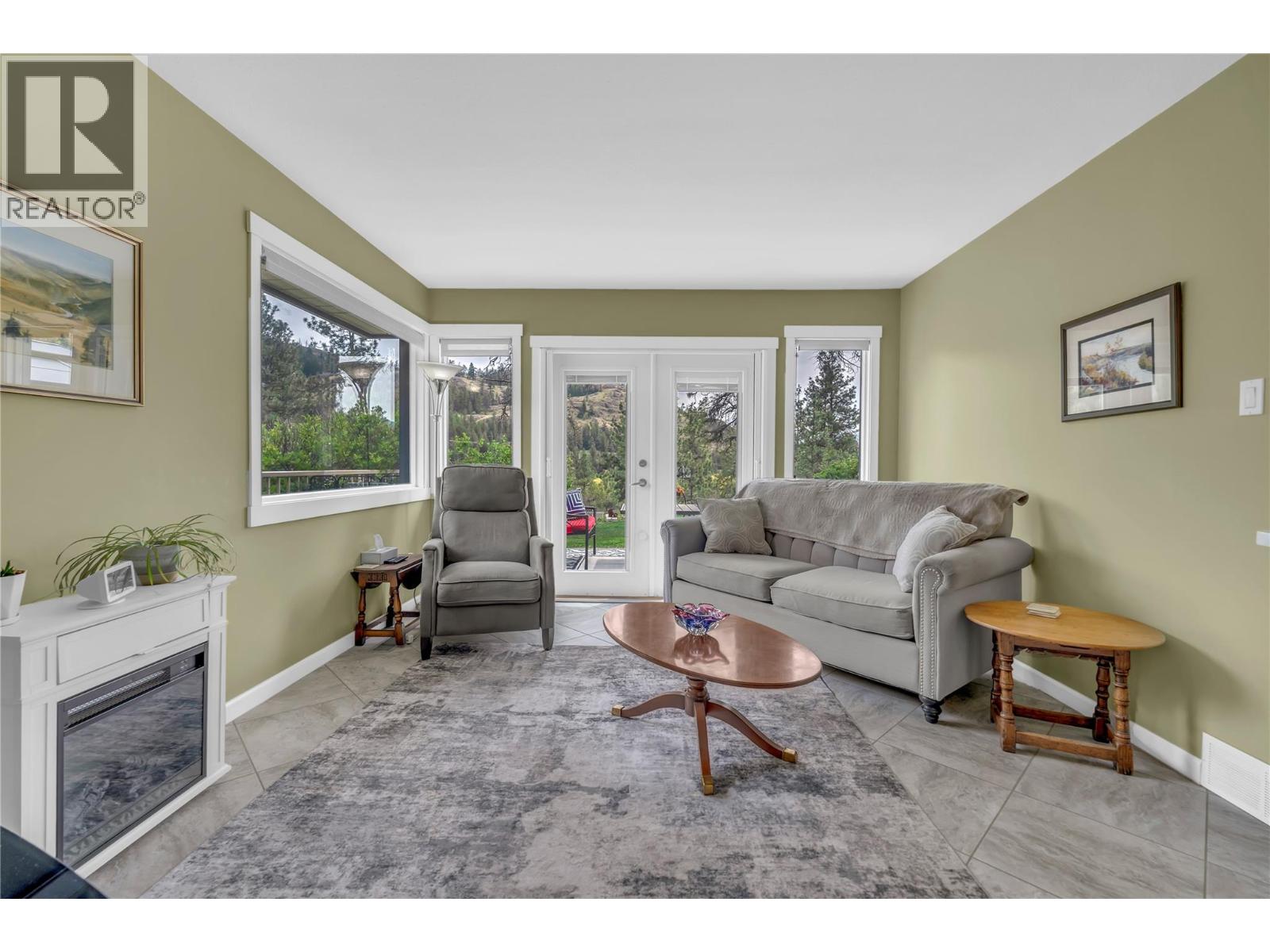 103 EAGLE Drive - 24