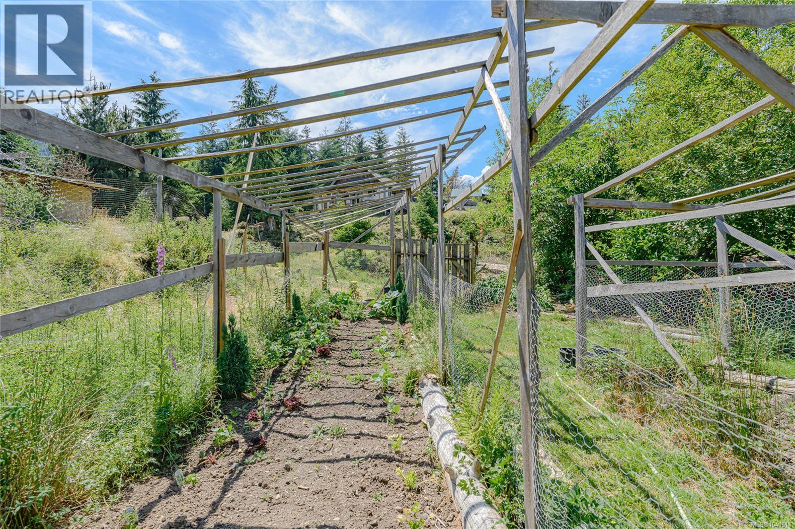 1890 Sooke Lake (Off) Rd - 17