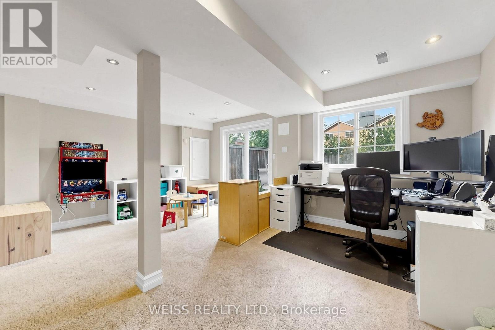 #31 5260 MCFARREN BOULEVARD - Image 33