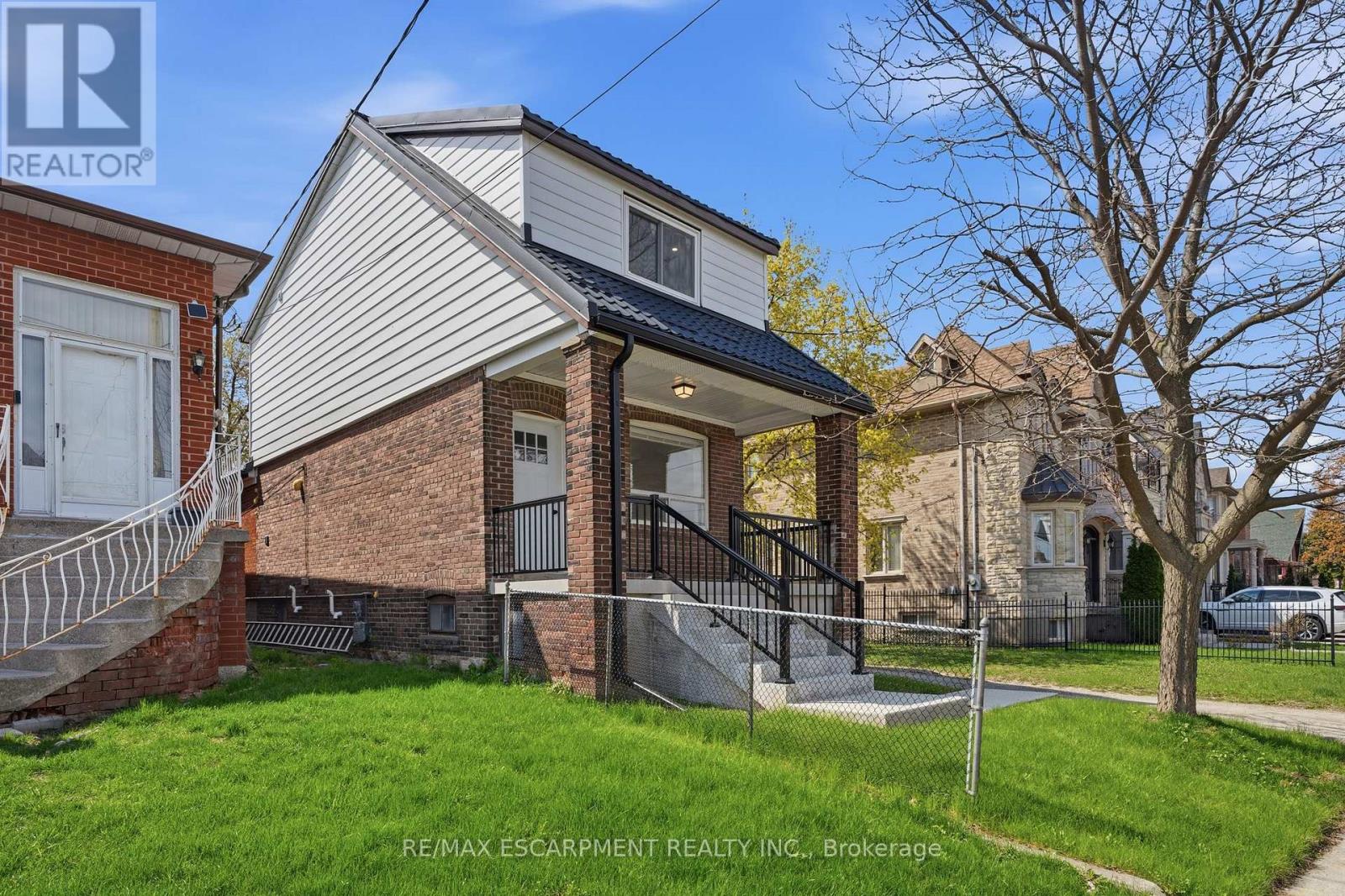 1049 GLENCAIRN AVENUE - 2