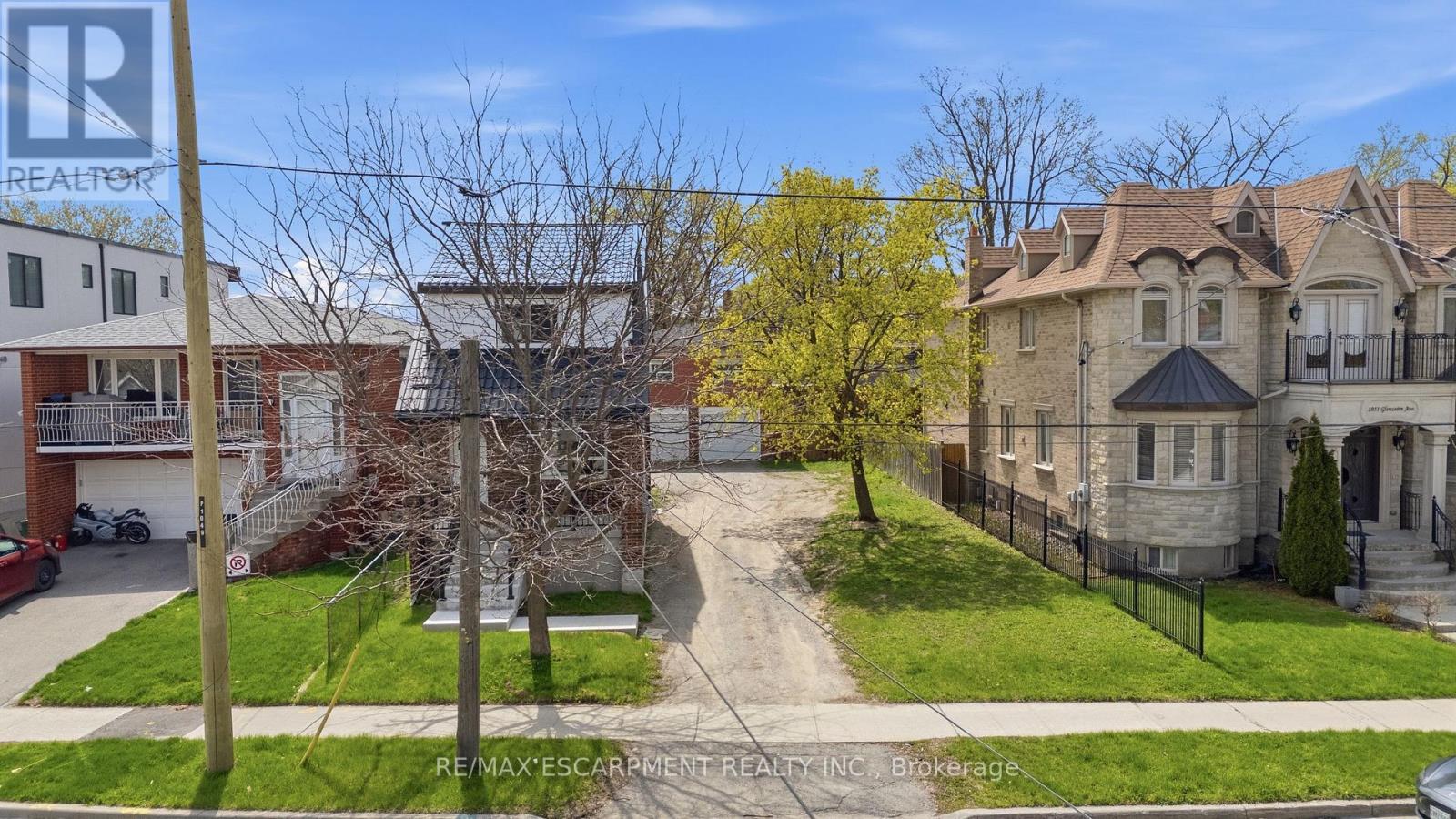 1049 GLENCAIRN AVENUE - 23